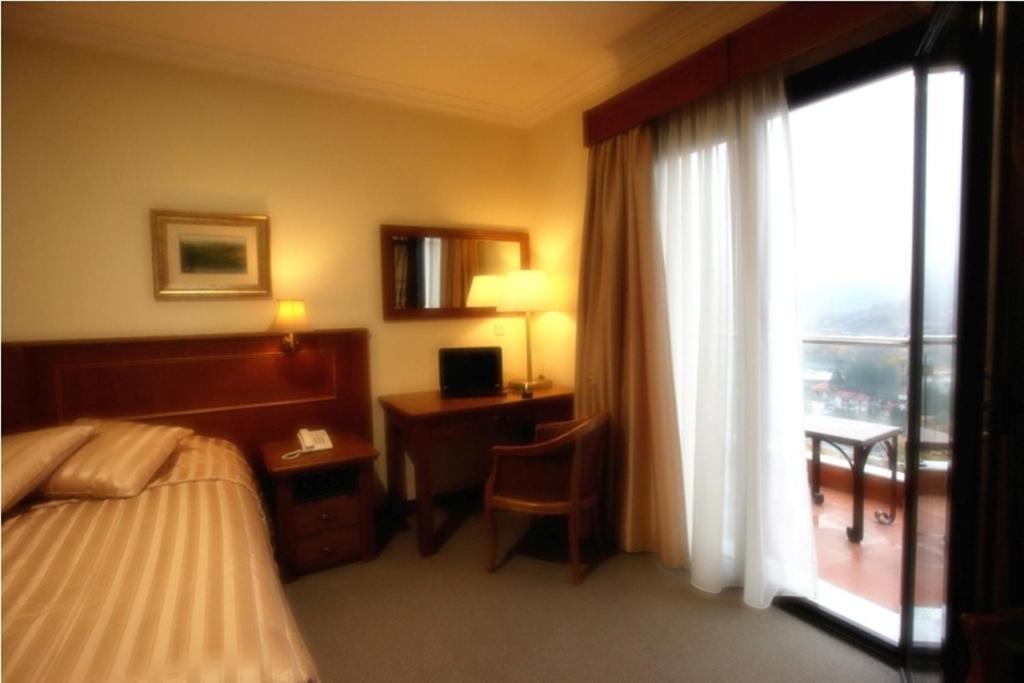 Afkos Grammos Boutique Hotel Resort Nestorion Bilik gambar